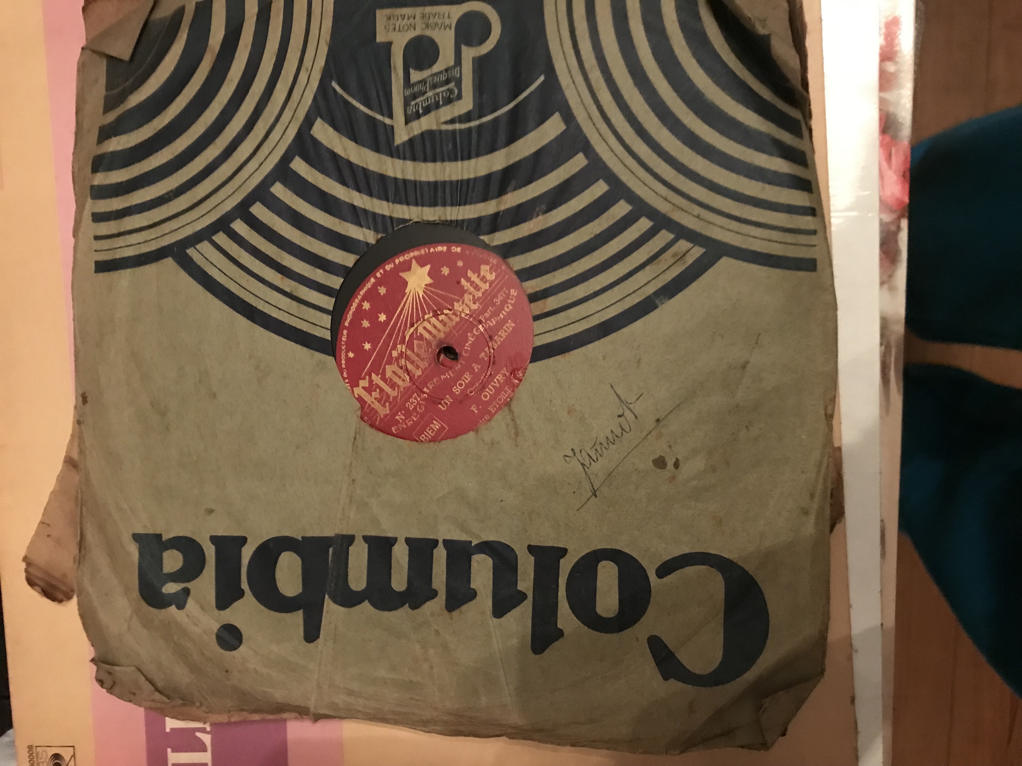 Vinyls T (24)